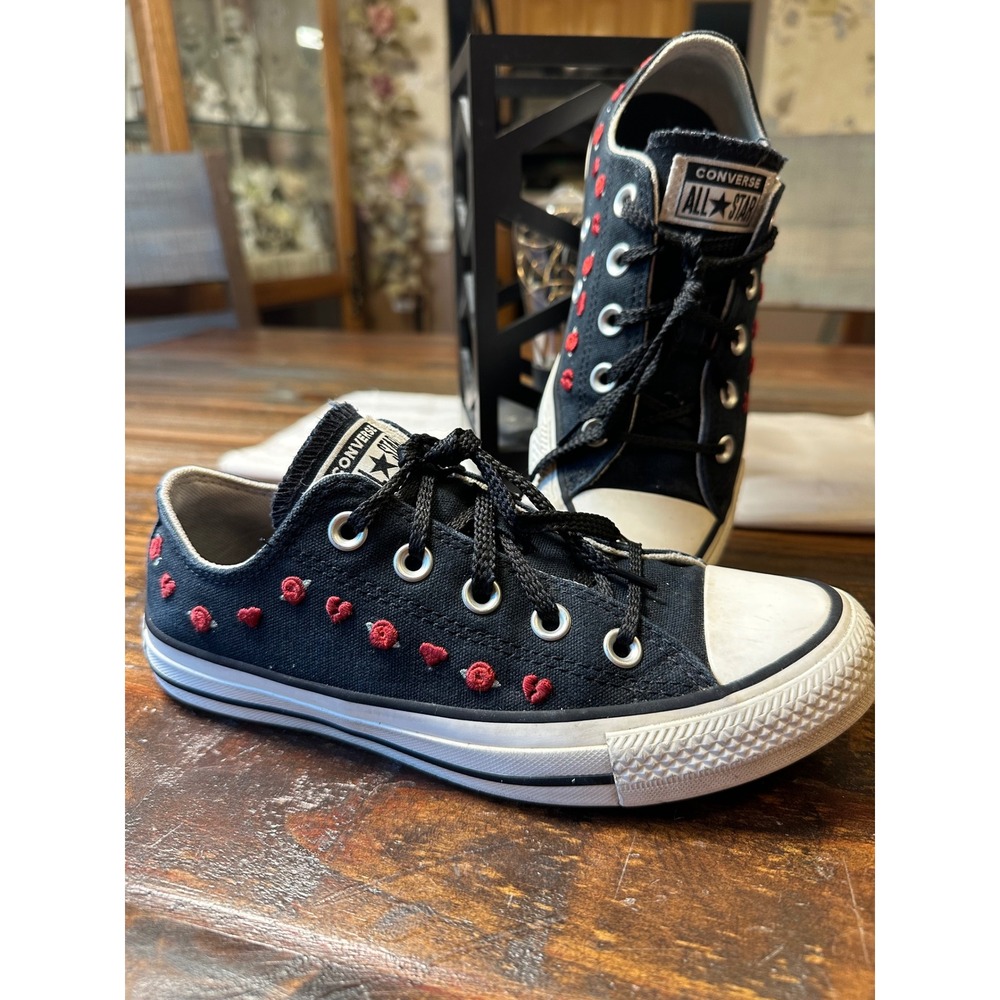 Converse Chuck Taylor All Star Black Embroidered Rose Heart Sneakers Woman's 6